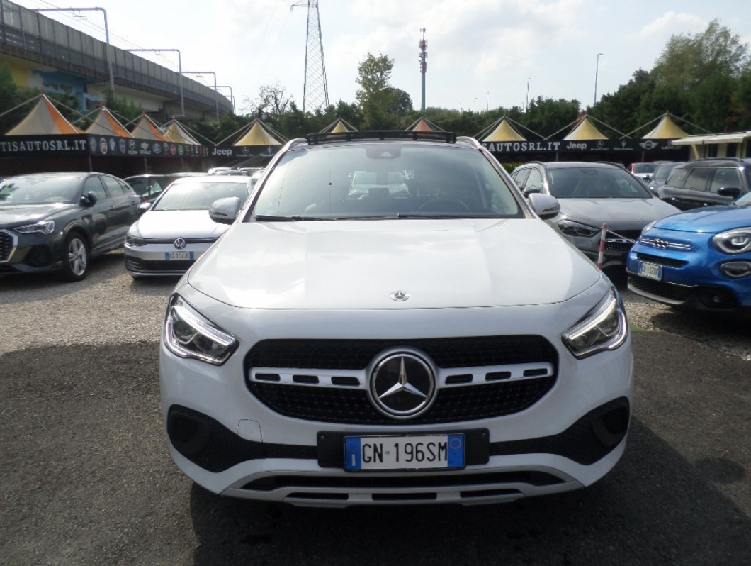 mercedes GLA..